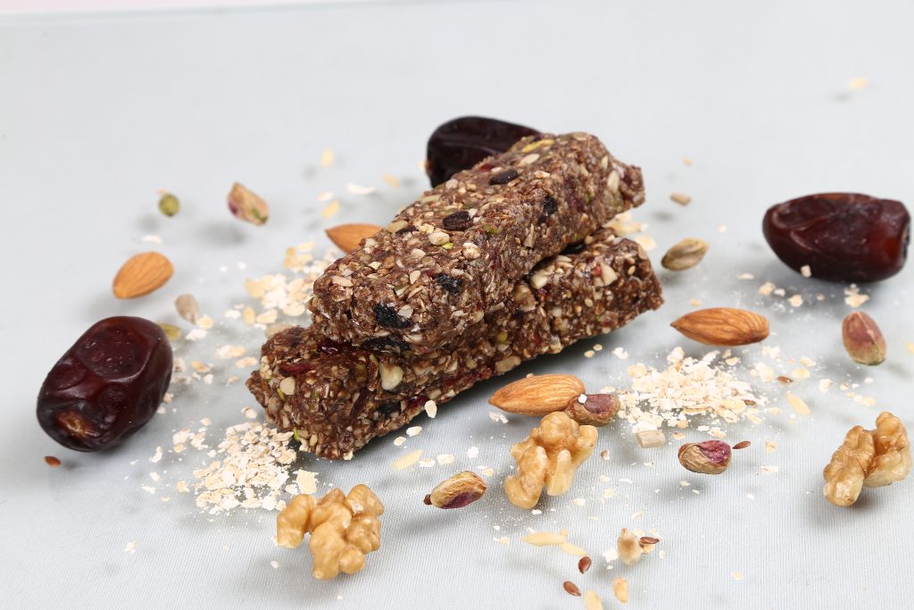 Oats & Nuts Honey Granola Bars EatWize